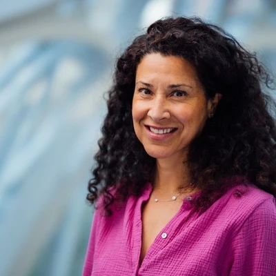 Sonya Gafsi Oblisk