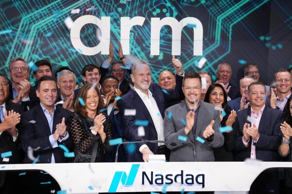 Media Name: @rwang0 @ARM @nasdaq #IPO.jpg